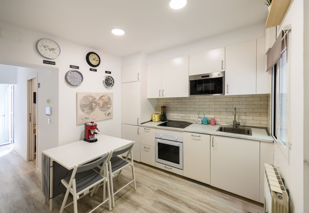 Rent by room in Madrid - Oruro: Room with Bolivian essence and comfort in Madrid Rent by room in Madrid - Oruro: Room with Bolivian essence and comfort in Madrid