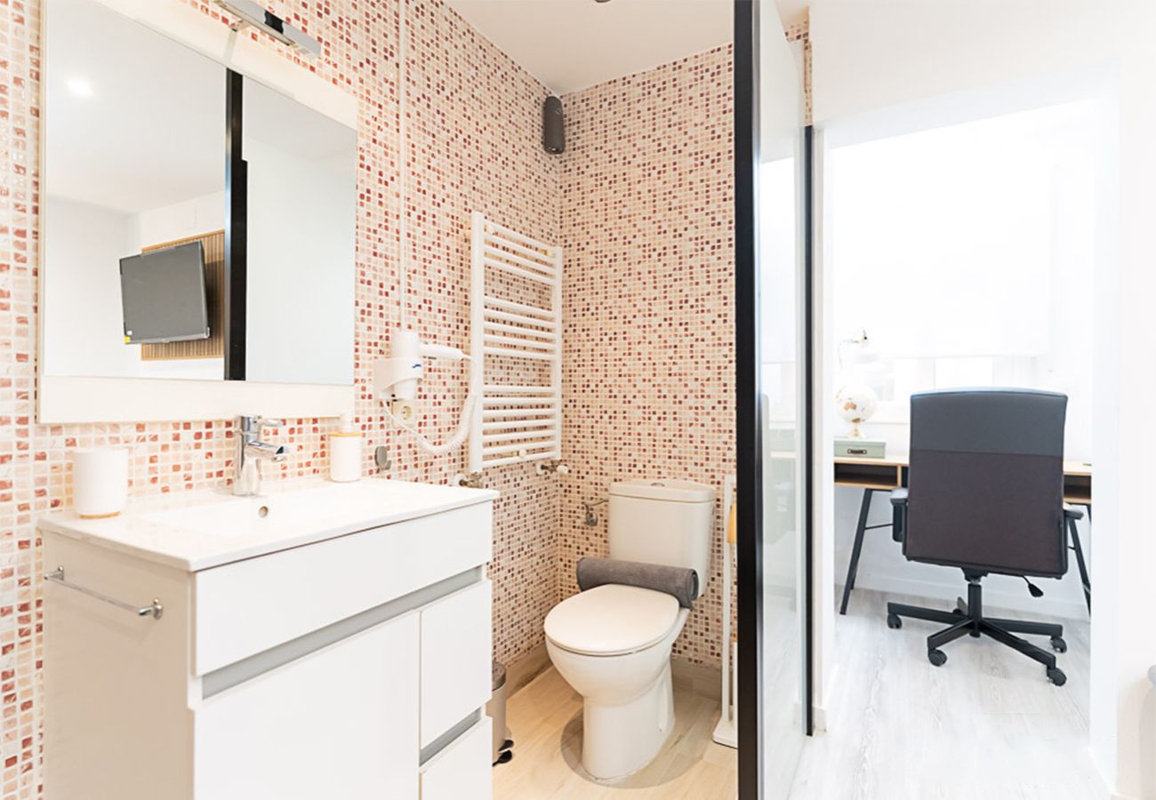 Rent by room in Madrid - Sucre: Room with comfort and Bolivian essence in Madrid Rent by room in Madrid - Sucre: Room with comfort and Bolivian essence in Madrid