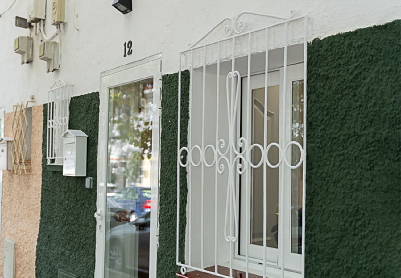 Rent by room in Madrid - Sucre: Room with comfort and Bolivian essence in Madrid Rent by room in Madrid - Sucre: Room with comfort and Bolivian essence in Madrid