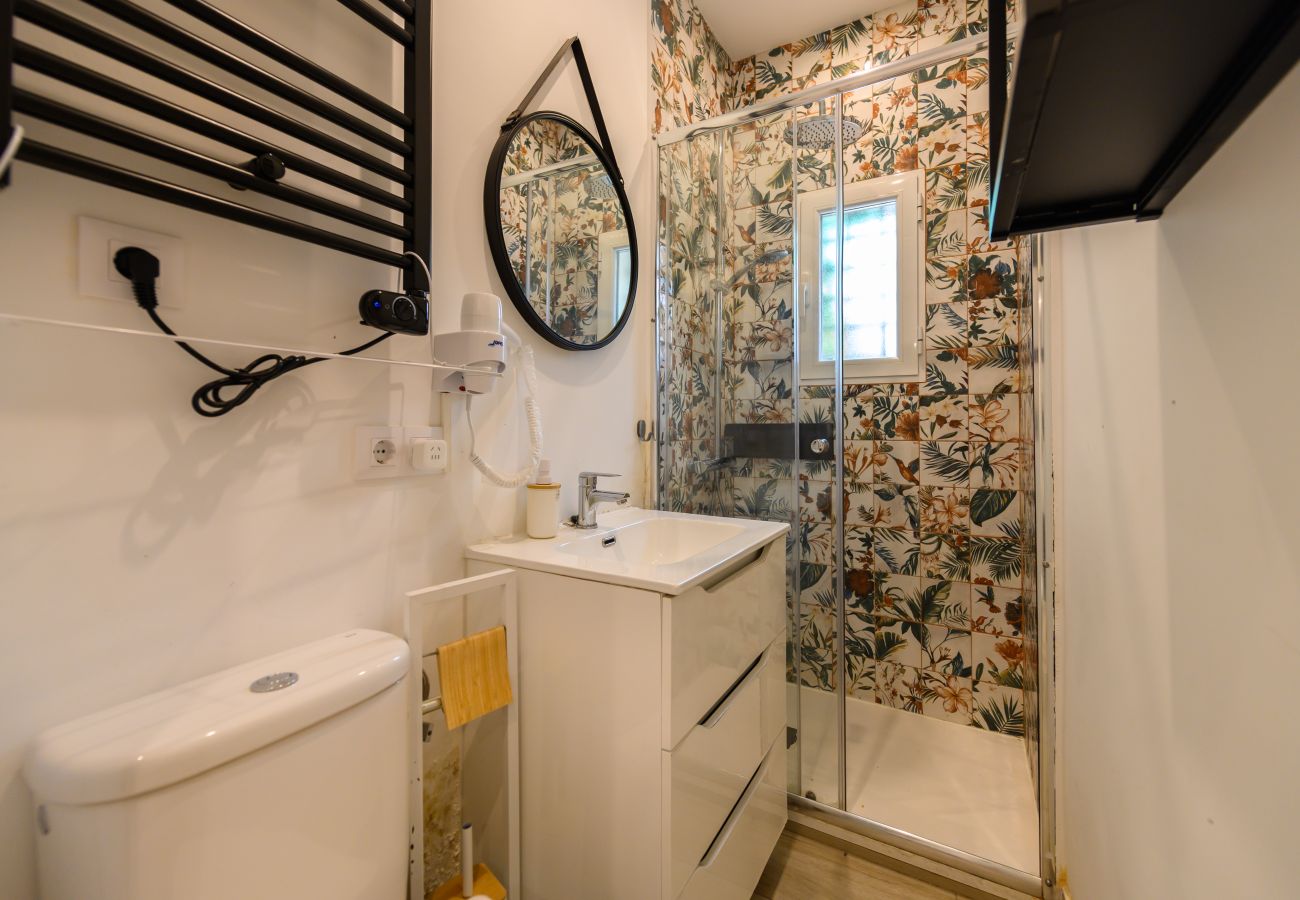 Rent by room in Madrid - La Paz: Room with Bolivian essence and comfort in Madrid Rent by room in Madrid - La Paz: Room with Bolivian essence and comfort in Madrid