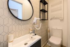 Rent by room in Madrid - La Paz: Room with Bolivian essence and comfort in Madrid Rent by room in Madrid - La Paz: Room with Bolivian essence and comfort in Madrid