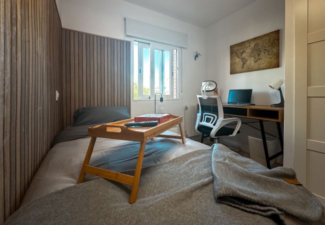 Rent by room in Madrid - Caracas: perfect room to live and share in Madrid Rent by room in Madrid - Caracas: perfect room to live and share in Madrid