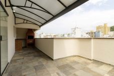Apartment in Guarujá - Apto a 1 quadra da Praia de Pitangueiras com WiFi