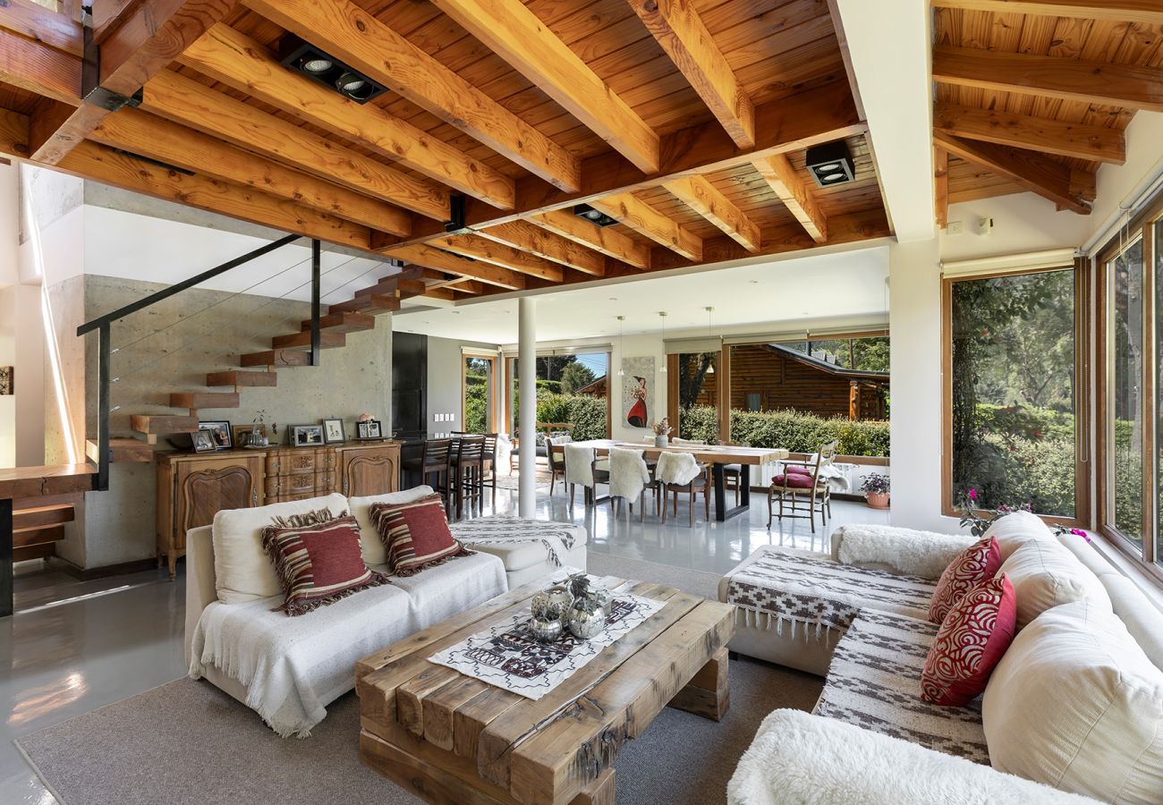 House in San Carlos de Bariloche - House with shoreline on Lake Gutiérrez in Bariloche House in San Carlos de Bariloche - House with shoreline on Lake Gutiérrez in Bariloche