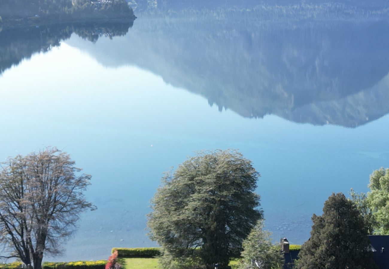 House in San Carlos de Bariloche - House with shoreline on Lake Gutiérrez in Bariloche House in San Carlos de Bariloche - House with shoreline on Lake Gutiérrez in Bariloche