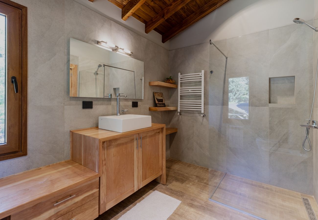 House in San Carlos de Bariloche - House with shoreline on Lake Gutiérrez in Bariloche House in San Carlos de Bariloche - House with shoreline on Lake Gutiérrez in Bariloche