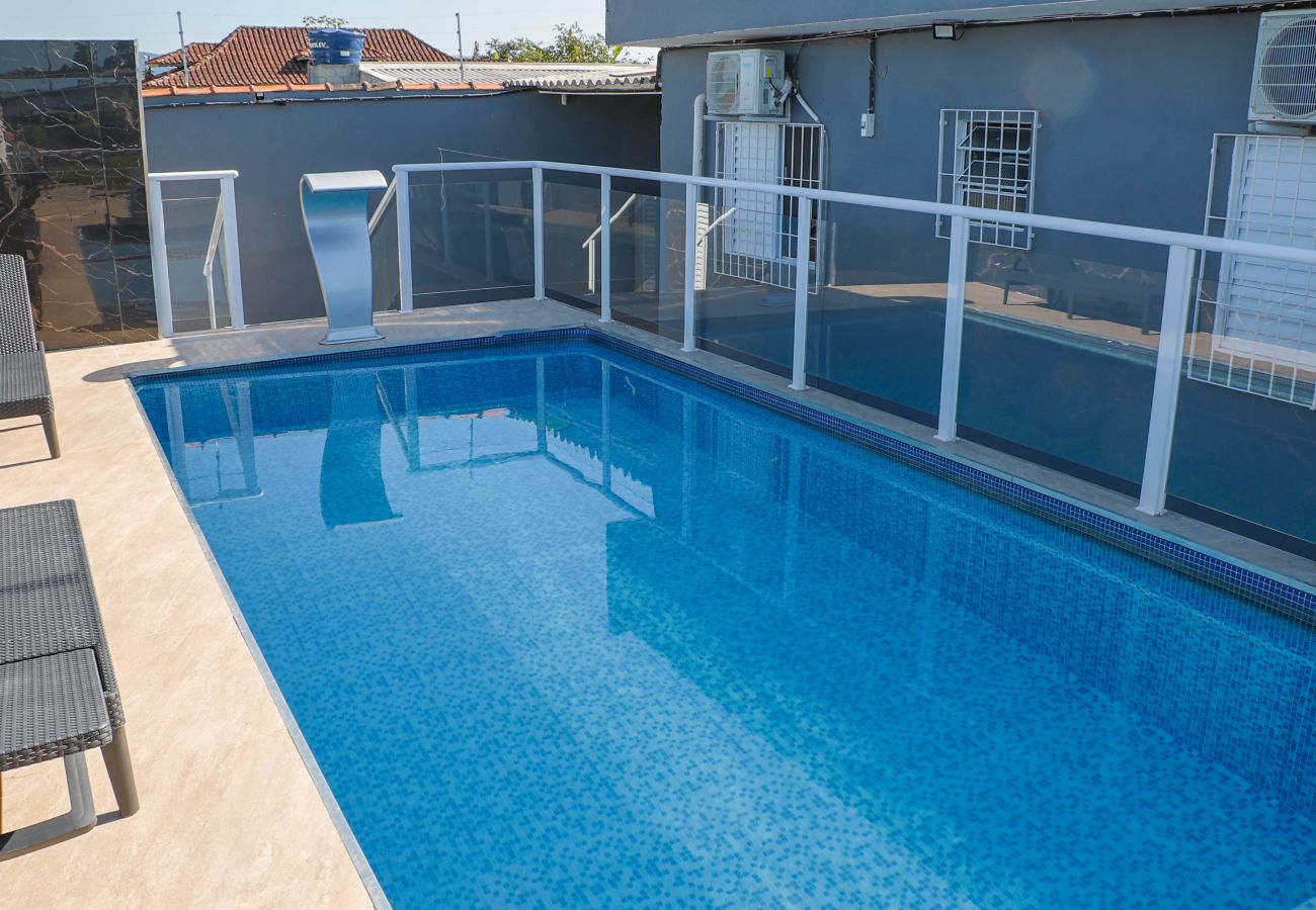 House in Peruíbe - Casa completa com piscina e churrasq, pet friendly