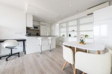 Apartment in Madrid - 1 bedroom flat with swimming pool and balcony in Madrid