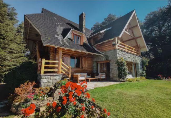 House in San Carlos de Bariloche - Beautiful house in Llao Llao Bariloche for 12 guests House in San Carlos de Bariloche - Beautiful house in Llao Llao Bariloche for 12 guests