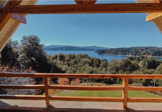 House in San Carlos de Bariloche - Beautiful house in Llao Llao Bariloche for 12 guests House in San Carlos de Bariloche - Beautiful house in Llao Llao Bariloche for 12 guests