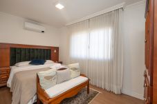 Apartment in Gramado - NOVO! Duplex 3 dormitórios a 100m da Rua Torta! 