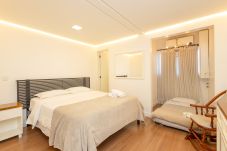 Apartment in Gramado - NOVO! Duplex 3 dormitórios a 100m da Rua Torta! 