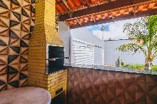 House in Camaçari - Casa com WiFi, churrasqueira e ótima localização