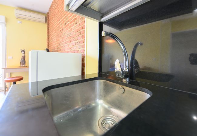 Studio in Madrid - Studio with balcony - Everything you need for a perfect stay in Madrid Studio in Madrid - Studio with balcony - Everything you need for a perfect stay in Madrid