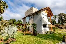 House in Benedito Novo - Casa de campo c/ Wi-Fi, jardim e churrasqueira