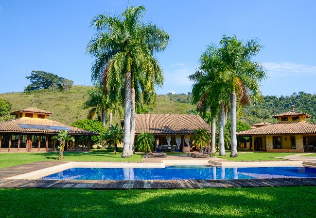  in Santa Branca - Refúgio c/ piscina, hidro e Wi-fi em Santa Branca