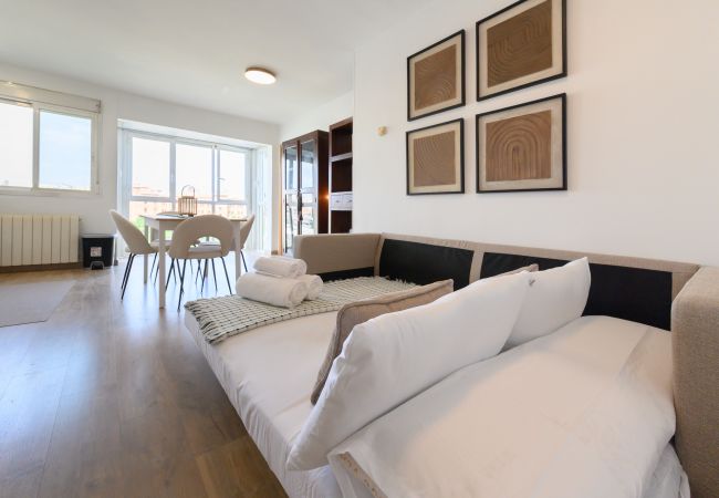 Apartment in Madrid - Modern 1-bedroom flat with large windows and sofa bed for guests in Madrid Apartment in Madrid - Modern 1-bedroom flat with large windows and sofa bed for guests in Madrid