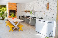 House in Benevides - Casa c Wifi, churrasq, pisc, redário, Pet friendly