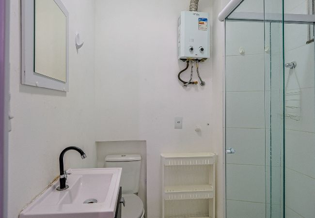 Apartment in Rio de Janeiro - Loft c/ Ar e Wi-Fi a 100m da Praia de Copacabana Apartment in Rio de Janeiro - Loft c/ Ar e Wi-Fi a 100m da Praia de Copacabana