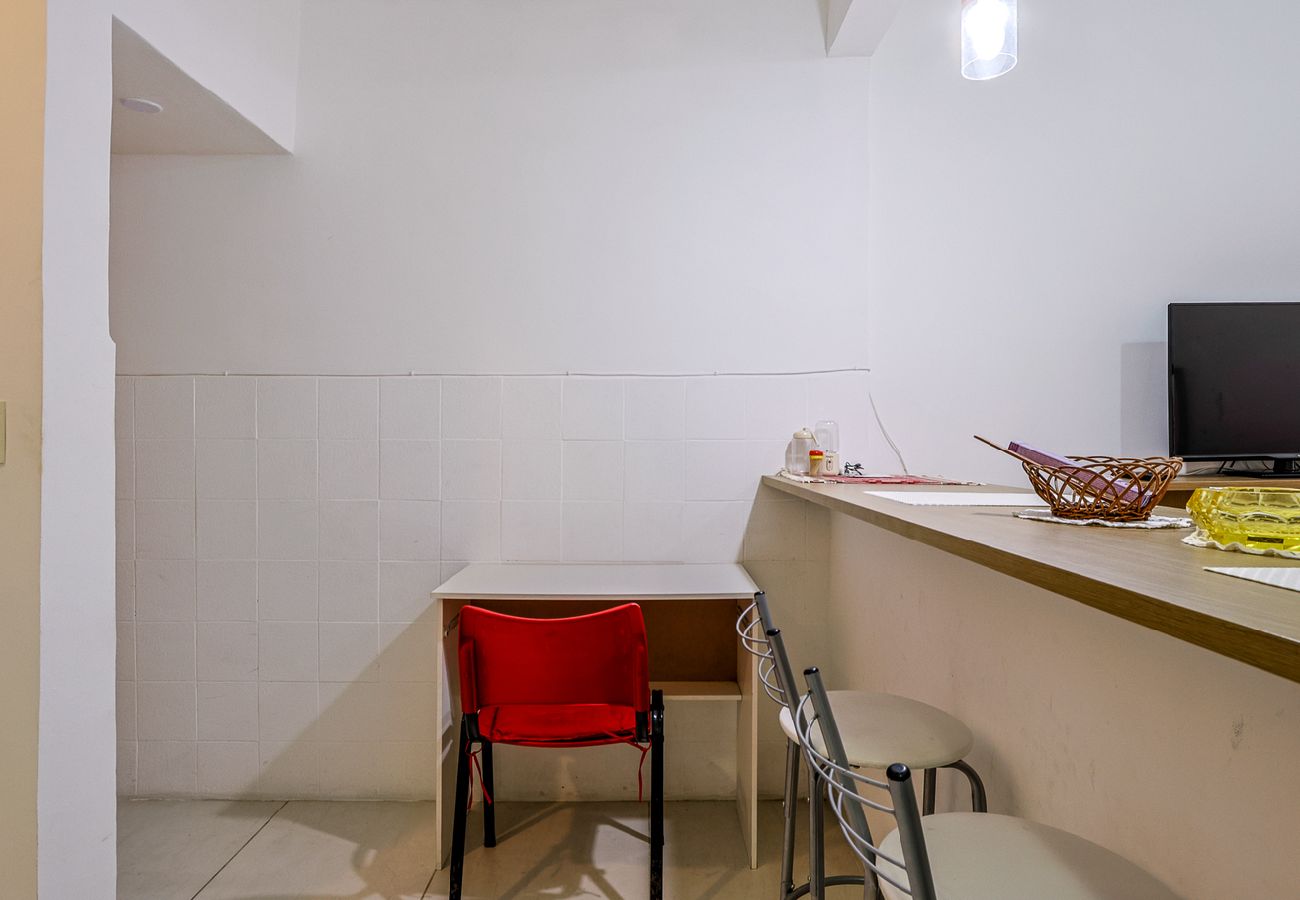 Apartment in Rio de Janeiro - Loft c/ Ar e Wi-Fi a 100m da Praia de Copacabana Apartment in Rio de Janeiro - Loft c/ Ar e Wi-Fi a 100m da Praia de Copacabana