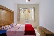 Apartment in Rio de Janeiro - Loft c/ Ar e Wi-Fi a 100m da Praia de Copacabana