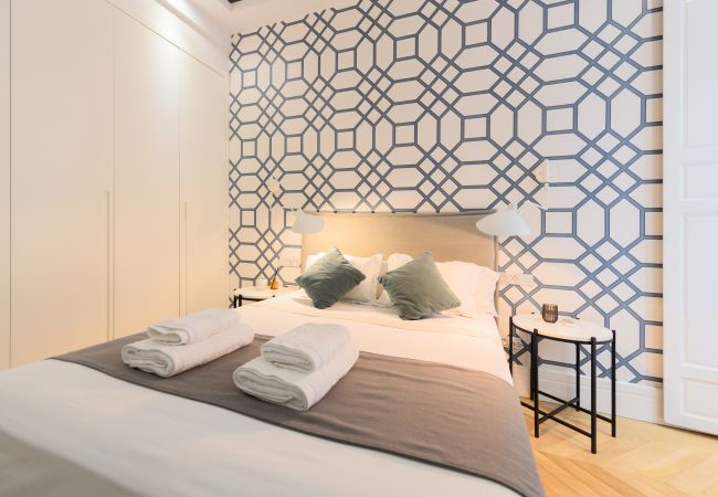 Apartment in Madrid - Luxury Apartment in the Heart of Madrid - Elegance, Comfort and Style all in One Space Apartment in Madrid - Luxury Apartment in the Heart of Madrid - Elegance, Comfort and Style all in One Space