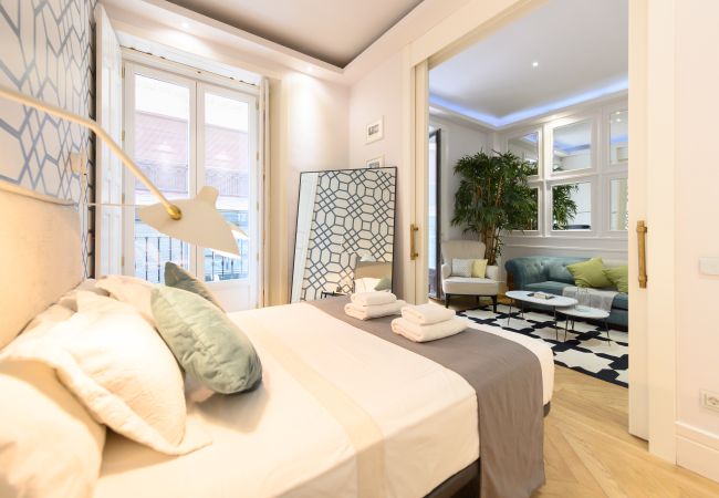 Apartment in Madrid - Luxury Apartment in the Heart of Madrid - Elegance, Comfort and Style all in One Space Apartment in Madrid - Luxury Apartment in the Heart of Madrid - Elegance, Comfort and Style all in One Space