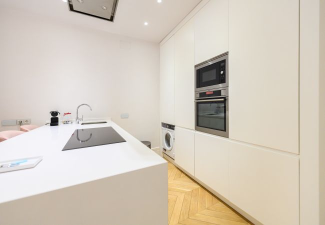 Apartment in Madrid - Luxury Apartment in the Heart of Madrid - Elegance, Comfort and Style all in One Space Apartment in Madrid - Luxury Apartment in the Heart of Madrid - Elegance, Comfort and Style all in One Space