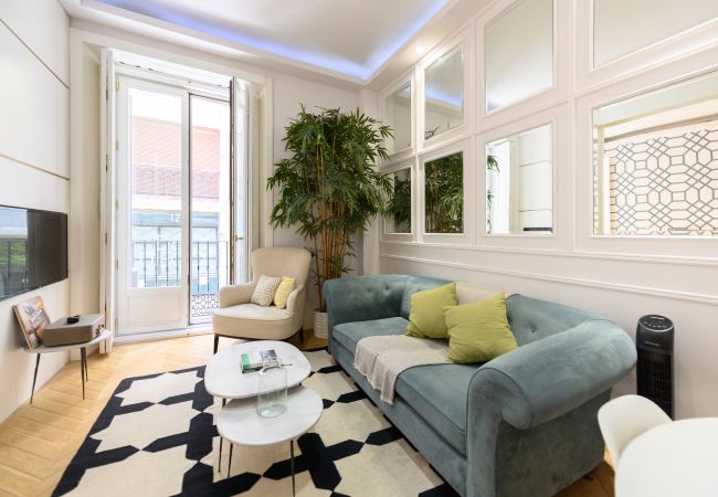 Apartment in Madrid - Luxury Apartment in the Heart of Madrid - Elegance, Comfort and Style all in One Space Apartment in Madrid - Luxury Apartment in the Heart of Madrid - Elegance, Comfort and Style all in One Space