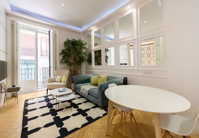 Apartment in Madrid - Luxury Apartment in the Heart of Madrid - Elegance, Comfort and Style all in One Space Apartment in Madrid - Luxury Apartment in the Heart of Madrid - Elegance, Comfort and Style all in One Space
