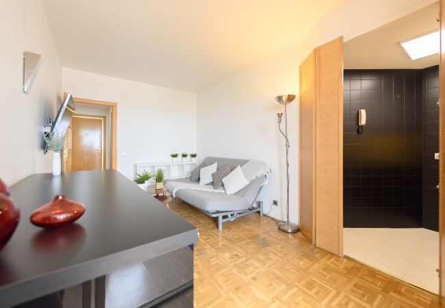 Apartment in Madrid - 2 Bedroom Apartment with City Views - Comfort and Style in Madrid Apartment in Madrid - 2 Bedroom Apartment with City Views - Comfort and Style in Madrid