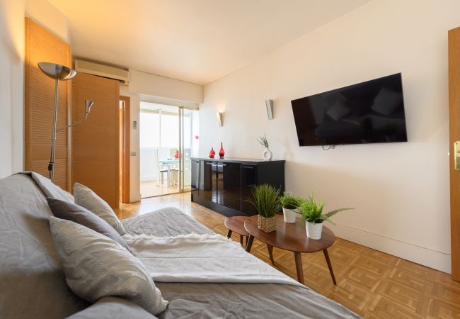 Apartment in Madrid - 2 Bedroom Apartment with City Views - Comfort and Style in Madrid Apartment in Madrid - 2 Bedroom Apartment with City Views - Comfort and Style in Madrid