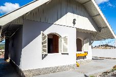 House in Campos do Jordão - Casa com lareira, Wi-Fi e varanda com vista
