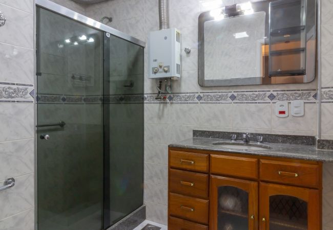 Apartment in Rio de Janeiro - 5 minutes from Copacabana beach | BI404 Apartment in Rio de Janeiro - 5 minutes from Copacabana beach | BI404