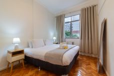 Apartment in Rio de Janeiro - 5 minutes from Copacabana beach | BI404