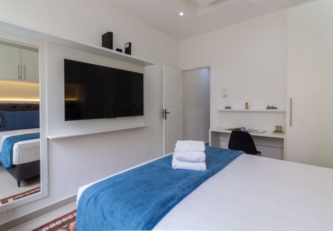 Apartment in Rio de Janeiro - Just a few steps from Copacabana Beach | PF512 Apartment in Rio de Janeiro - Just a few steps from Copacabana Beach | PF512