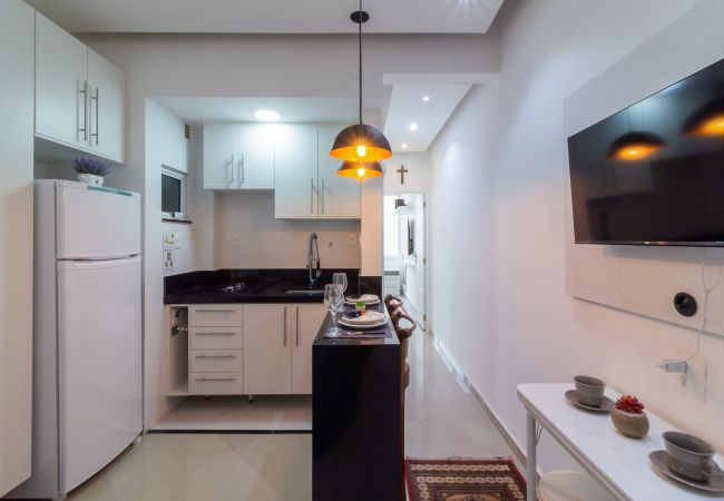 Apartment in Rio de Janeiro - Just a few steps from Copacabana Beach | PF512 Apartment in Rio de Janeiro - Just a few steps from Copacabana Beach | PF512