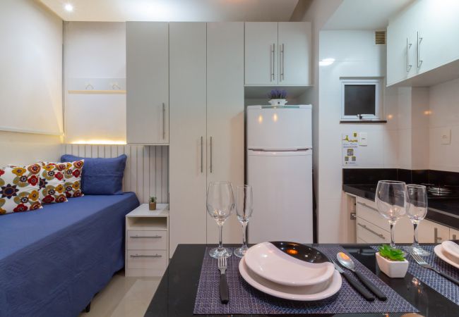 Apartment in Rio de Janeiro - Just a few steps from Copacabana Beach | PF512 Apartment in Rio de Janeiro - Just a few steps from Copacabana Beach | PF512