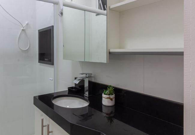 Apartment in Rio de Janeiro - Just a few steps from Copacabana Beach | PF512 Apartment in Rio de Janeiro - Just a few steps from Copacabana Beach | PF512