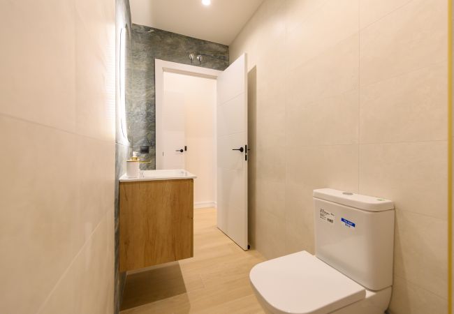 Apartment in Madrid - Your home in the city: 3 bedrooms, 3 bathrooms and all the modern comfort. Madrid Apartment in Madrid - Your home in the city: 3 bedrooms, 3 bathrooms and all the modern comfort. Madrid