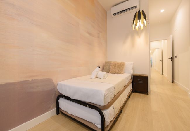Apartment in Madrid - Your home in the city: 3 bedrooms, 3 bathrooms and all the modern comfort. Madrid Apartment in Madrid - Your home in the city: 3 bedrooms, 3 bathrooms and all the modern comfort. Madrid