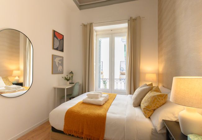 Apartment in Madrid - 1-bedroom flat with balcony in the heart of Madrid Apartment in Madrid - 1-bedroom flat with balcony in the heart of Madrid