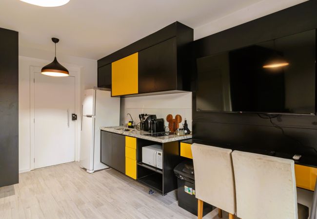 Apartment in São Paulo - Studio c/ academia e piscina a 3 min do Allianz Apartment in São Paulo - Studio c/ academia e piscina a 3 min do Allianz
