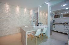 Apartment in Guarujá - Apto pet friendly c/ churrasqueira a 100m da praia