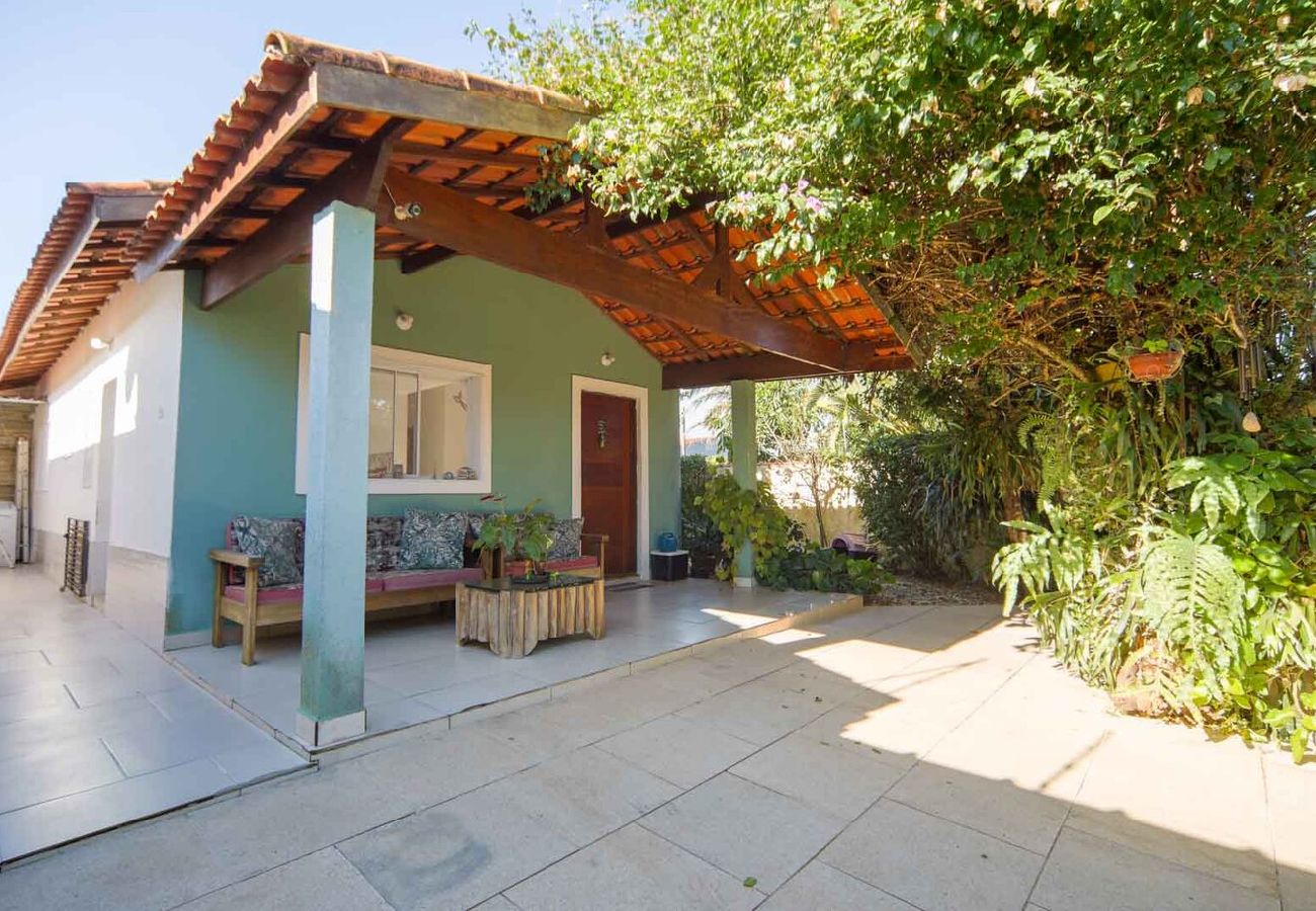 House in Itanhaém - Casa Pet-Friendly com Wi-Fi e Churrasqueira 