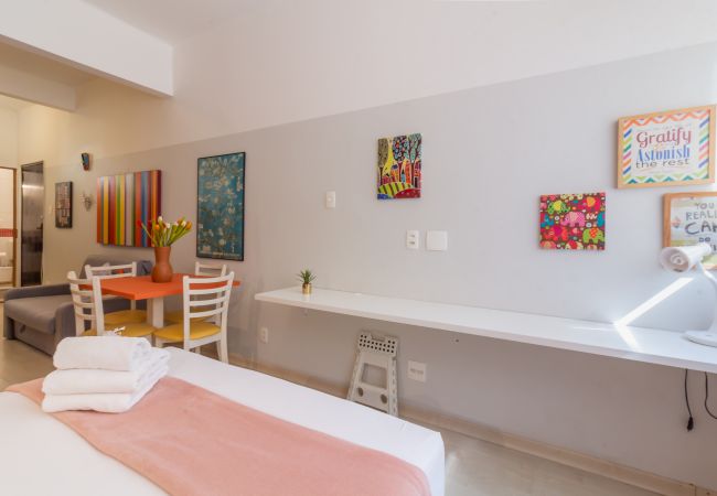 Apartment in Rio de Janeiro - 10 minutes from Copacabana Beach | RC305 Apartment in Rio de Janeiro - 10 minutes from Copacabana Beach | RC305