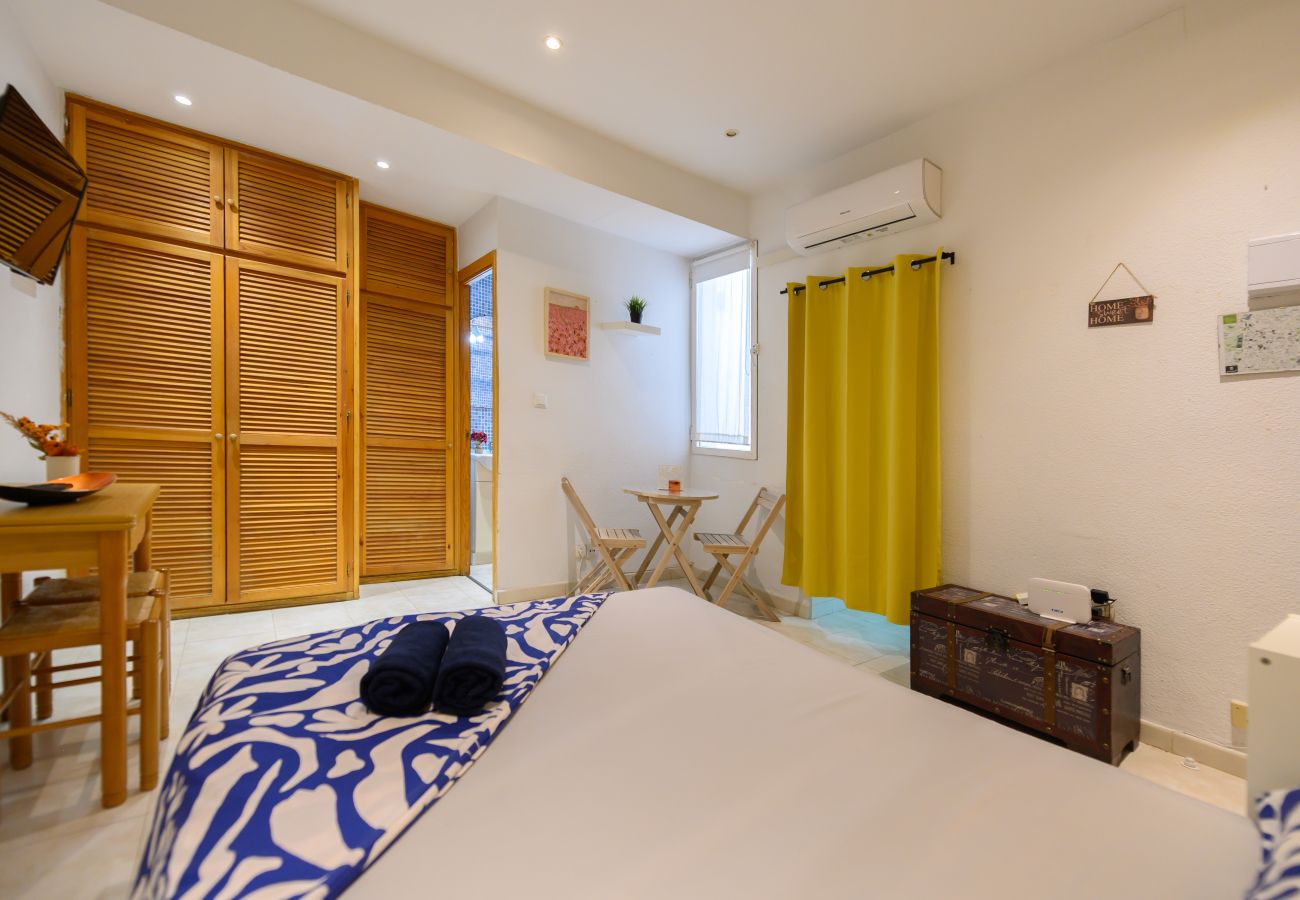 Studio in Madrid - Fully Equipped Studio in the Centre of Madrid Studio in Madrid - Fully Equipped Studio in the Centre of Madrid