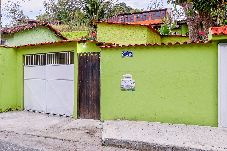 House in Maricá - Casa c Wi-fi e garagem à 5 min do centro