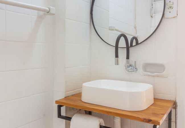 Studio in Rio de Janeiro - Cozy 6 minutes from Copacabana Beach | BR710 Studio in Rio de Janeiro - Cozy 6 minutes from Copacabana Beach | BR710