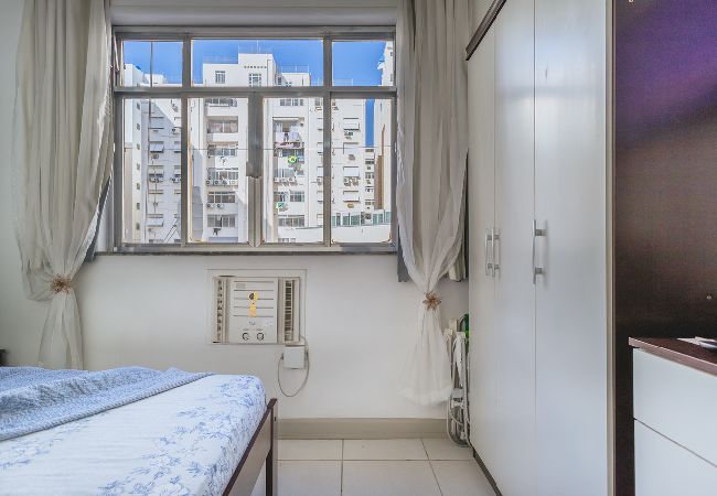 Apartment in Rio de Janeiro - Studio com Wi-Fi e Ar a 45m da Praia de Copacabana Apartment in Rio de Janeiro - Studio com Wi-Fi e Ar a 45m da Praia de Copacabana